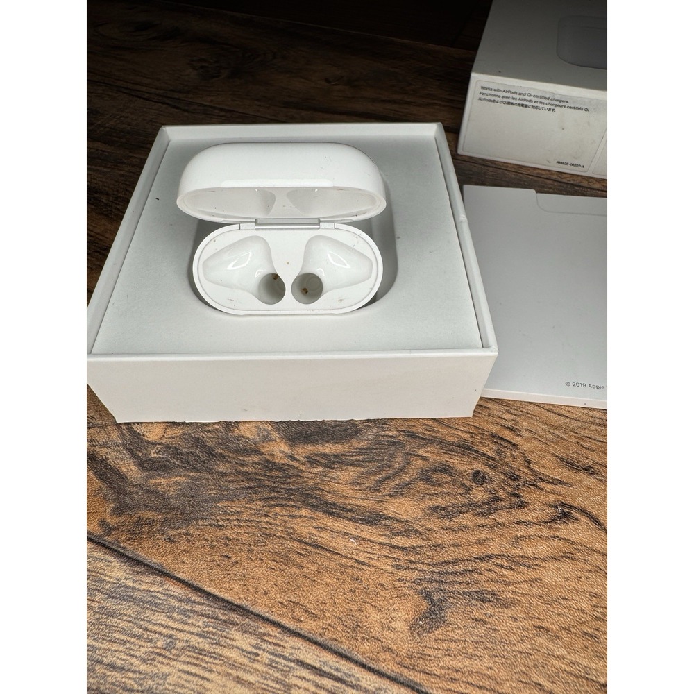 Genuine Apple AirPods 1st & 2nd Gen Replacement Charging Case TESTED WORKS A1938 - Picture 3 of 5